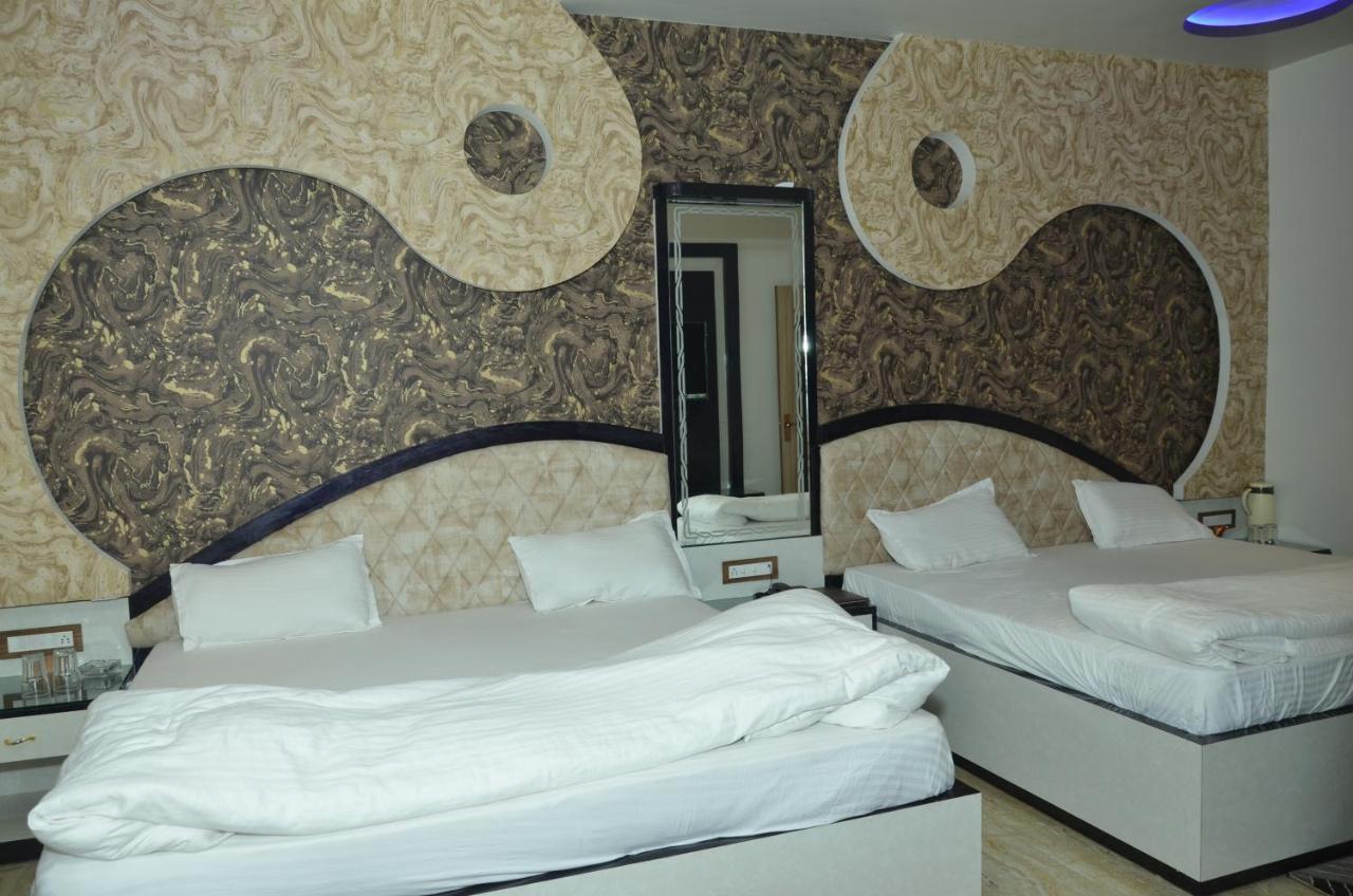 Hotel Paradise Inn Auraiya Exteriör bild